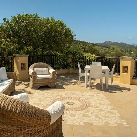 Con Piscina E Vista Villa Baja Sardinia