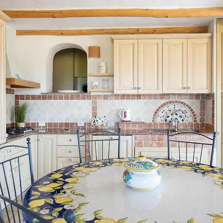 Con Piscina E Vista Villa *
