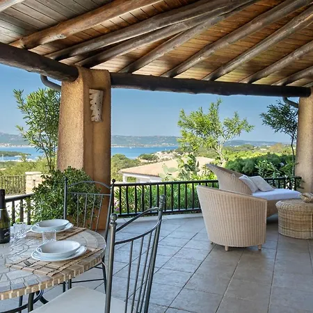 Con Piscina E Vista Villa *