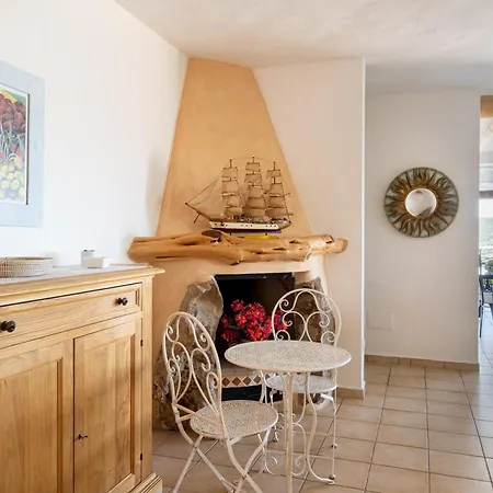 Con Piscina E Vista Villa *