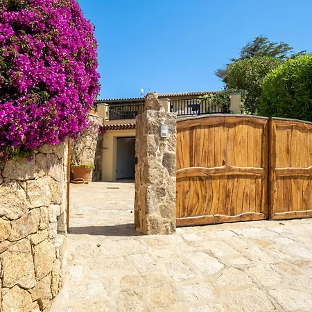 Villa Con Piscina E Vista Baja Sardinia