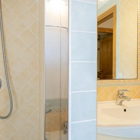 Con Piscina E Vista Villa *
