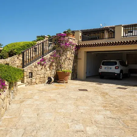 Con Piscina E Vista Baja Sardinia