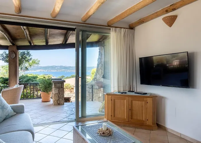 Villa Con Piscina E Vista Baja Sardinya