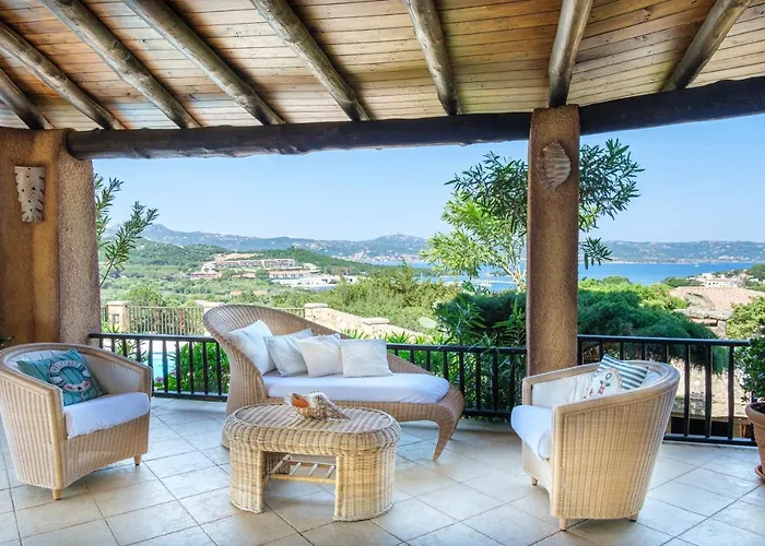 Con Piscina E Vista 别墅