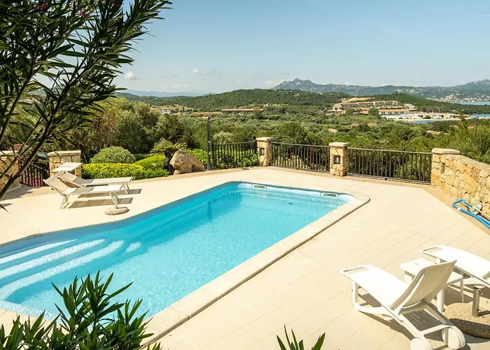 Con Piscina E Vista 别墅