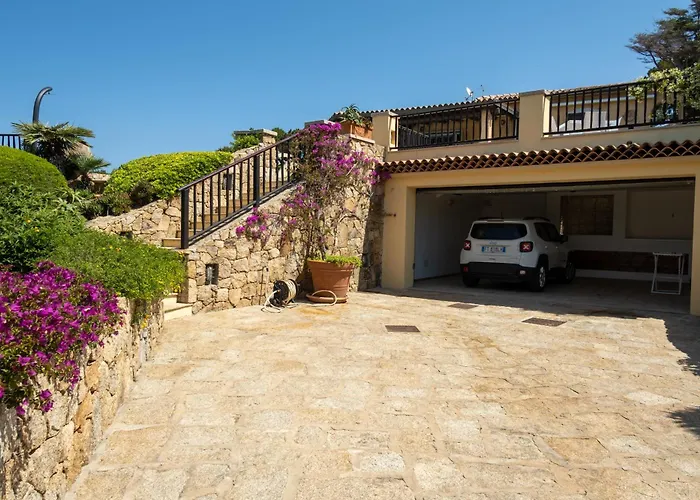 Con Piscina E Vista Baja Sardinya