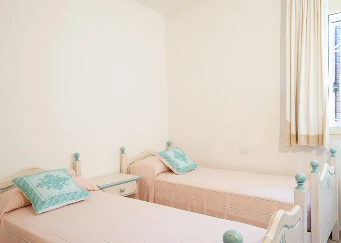 Con Piscina E Vista 别墅